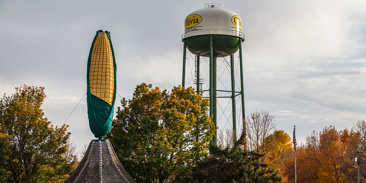 Olivia Area Chamber of Commerce Olivia, MN The Corn Capital of the